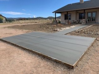 Sidewalk/sidewall concrete pour